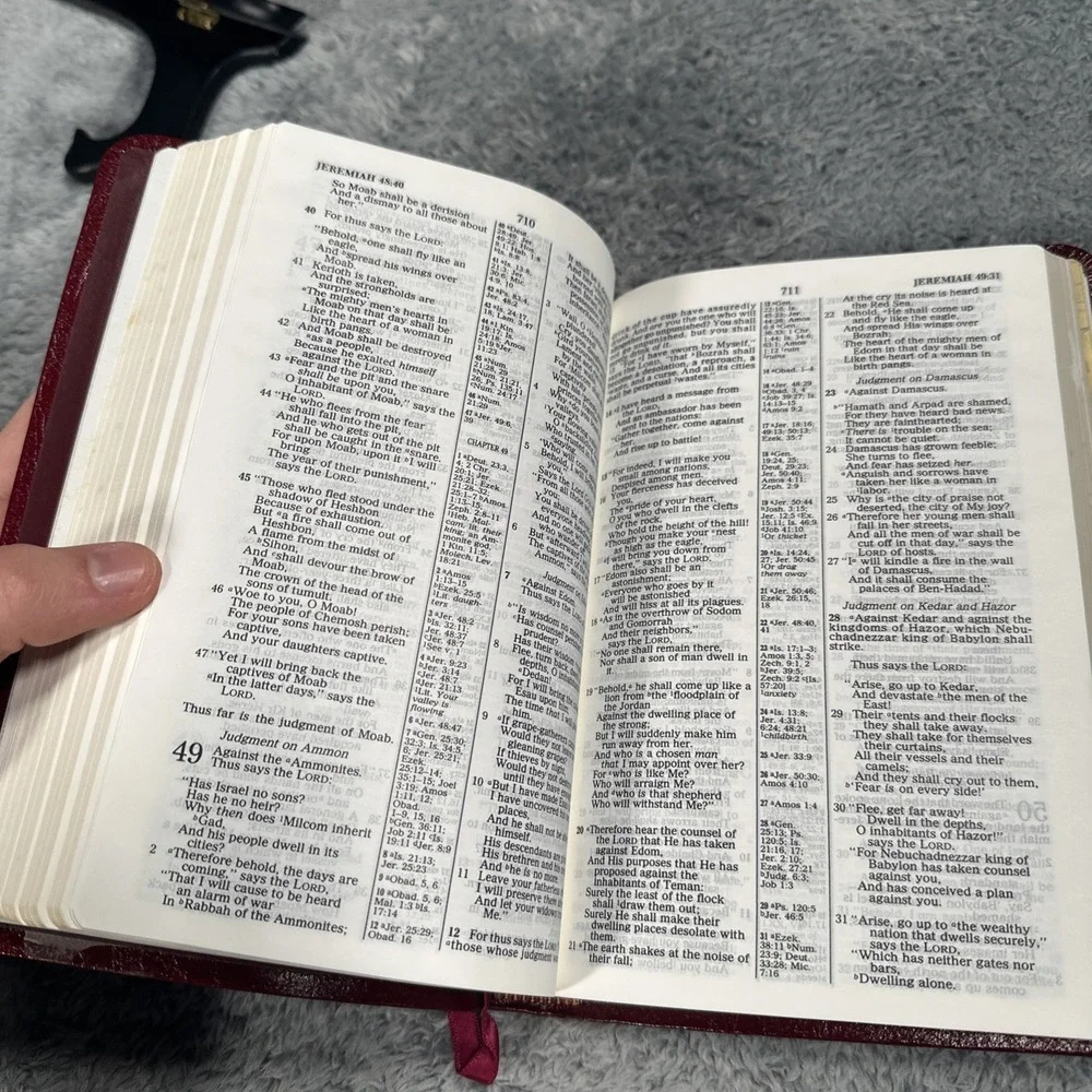 Nelson Slimline Reference Bible NKJV - Bonded Leather Teal 845 BG Excellent